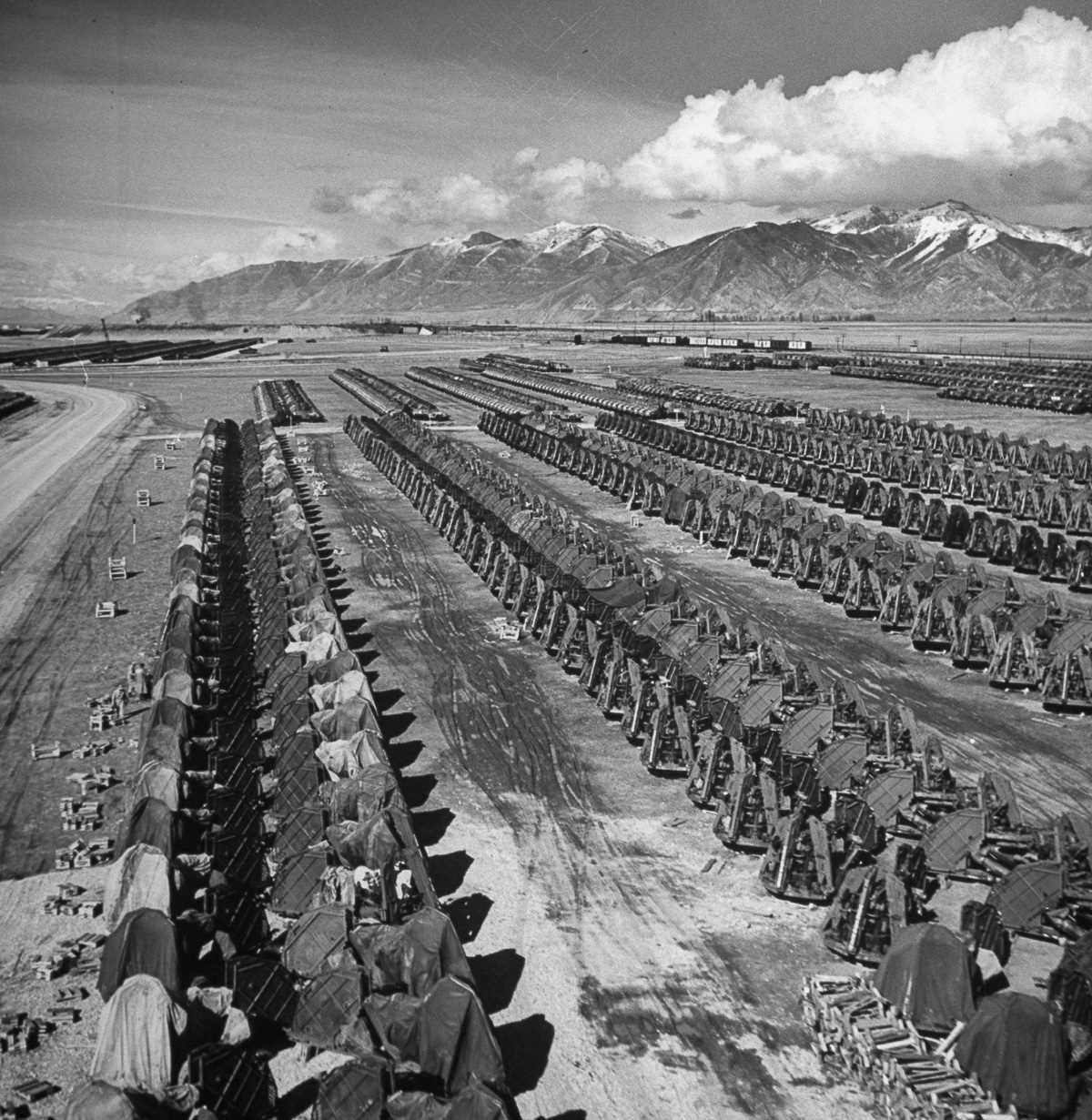Кладбища военной техники в США (1946-1949 год) Кладбища военной техники в США (1946-1949 год)