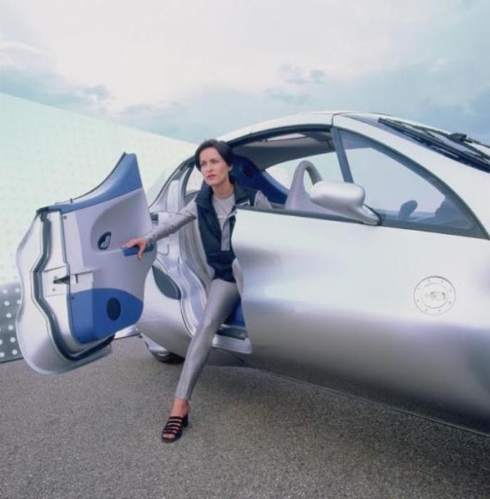 Трехколесный автомобиль Mercedes-Benz F 300 бьет все рекорды Трехколесный автомобиль Mercedes-Benz F 300 бьет все рекорды