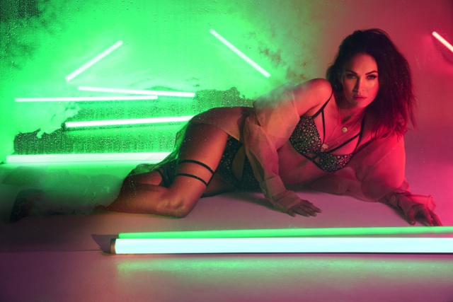 Меган Фокс показала свою коллекцию нижнего белья