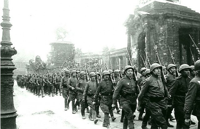 Интересные архивные фотографии: Берлин 1945 года Интересные архивные фотографии: Берлин 1945 года
