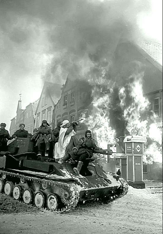 Интересные архивные фотографии: Берлин 1945 года Интересные архивные фотографии: Берлин 1945 года