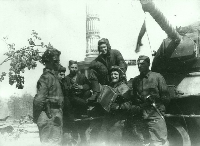 Интересные архивные фотографии: Берлин 1945 года Интересные архивные фотографии: Берлин 1945 года