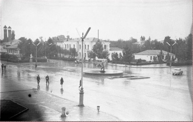 Агдам, который был известен на весь СССР, стал городом-призраком Агдам, который был известен на весь СССР, стал городом-призраком