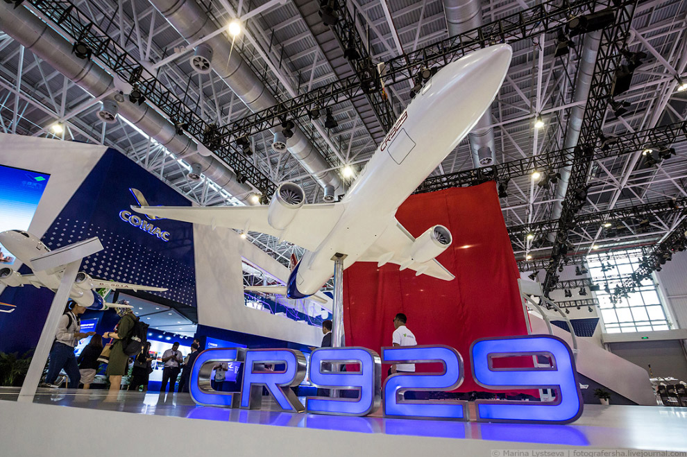 На Airshow China-2018 состоялась презентация российско-китайского самолёта CR929 На Airshow China-2018 состоялась презентация российско-китайского самолёта CR929