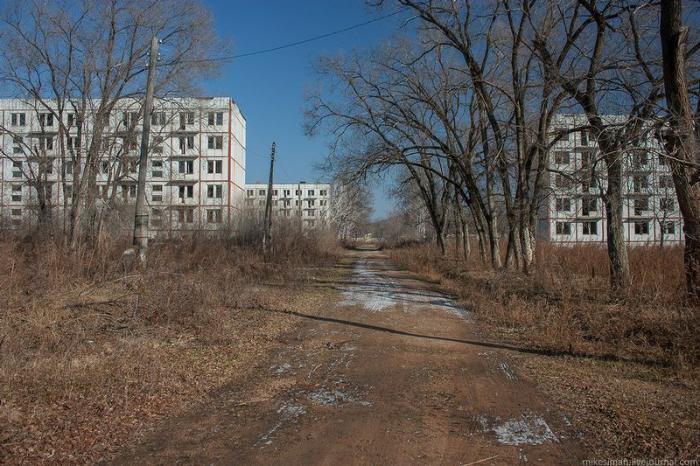 Заброшенный военный городок на границе с Китаем