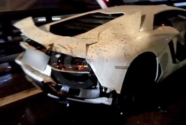 В Подмосковье девушка за рулем Lamborghini перевернула КамАЗ