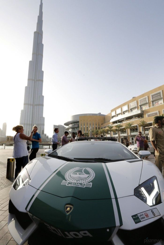 Lamborghini для патрулирования Дубая (5 фото) Lamborghini для патрулирования Дубая (5 фото)