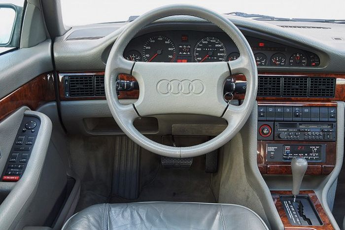 Роскошные интерьеры автомобилей 80-х Роскошные интерьеры автомобилей 80-х