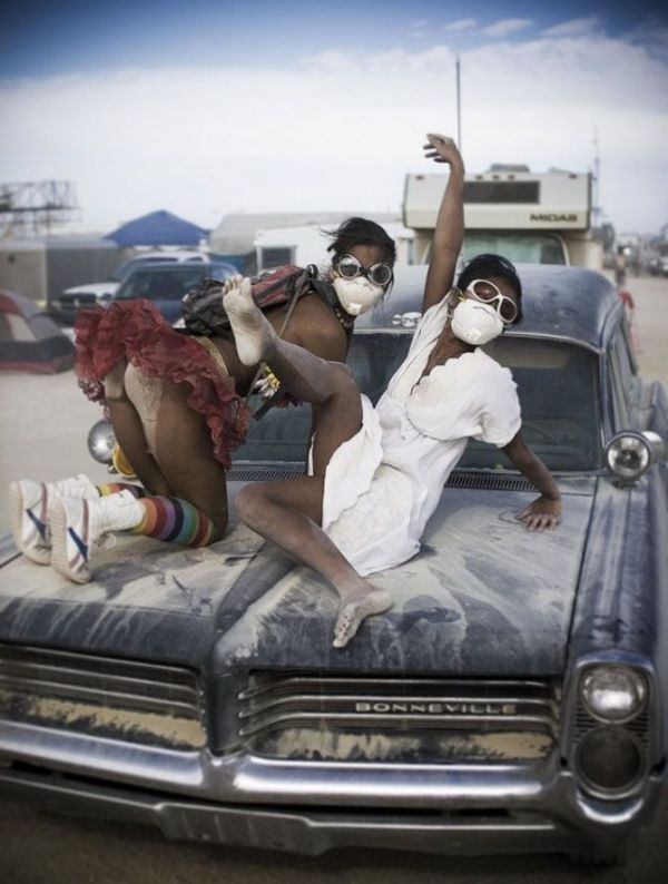 Девушки с фестиваля Burning Man (25 фото)