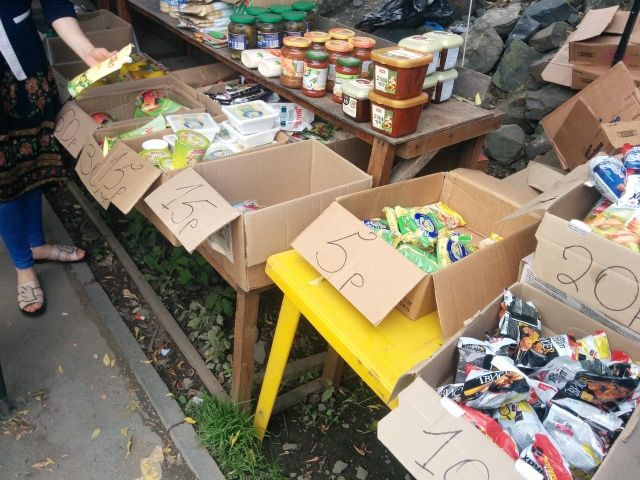 Торговля просроченной продукцией во Владивостоке
