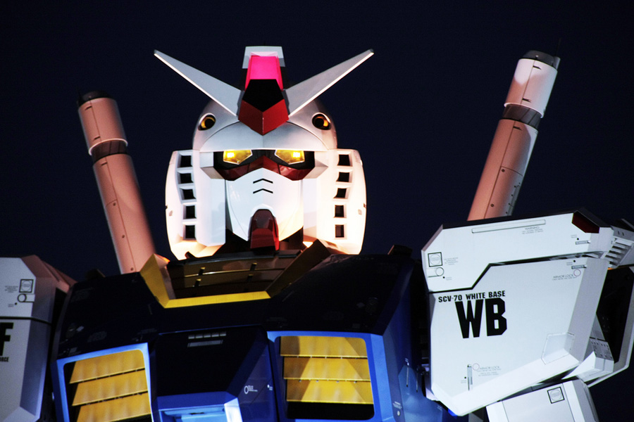 18-метровый робот Gundam в Японии 18-метровый робот Gundam в Японии