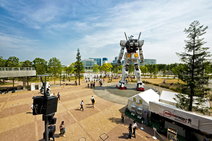 18-метровый робот Gundam в Японии 18-метровый робот Gundam в Японии