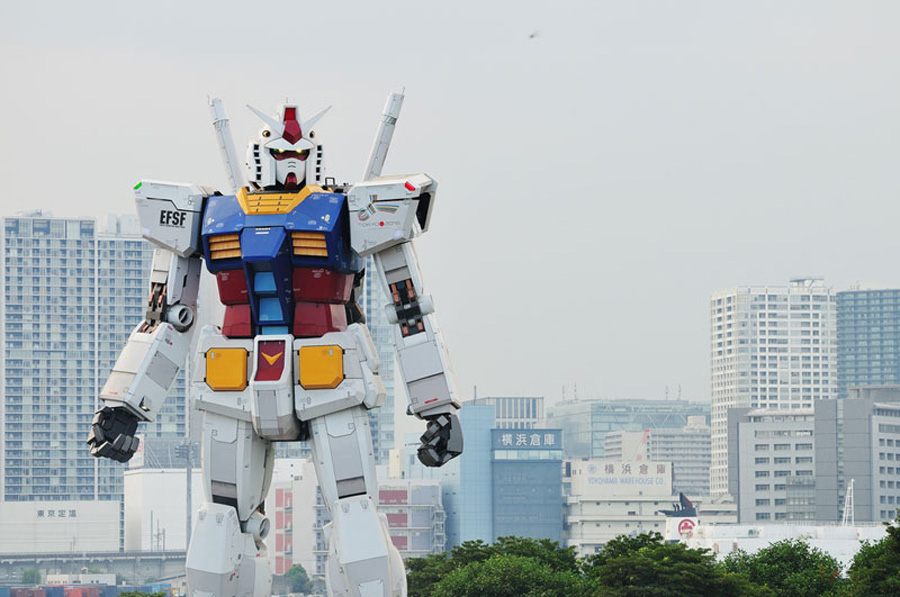 18-метровый робот Gundam в Японии 18-метровый робот Gundam в Японии