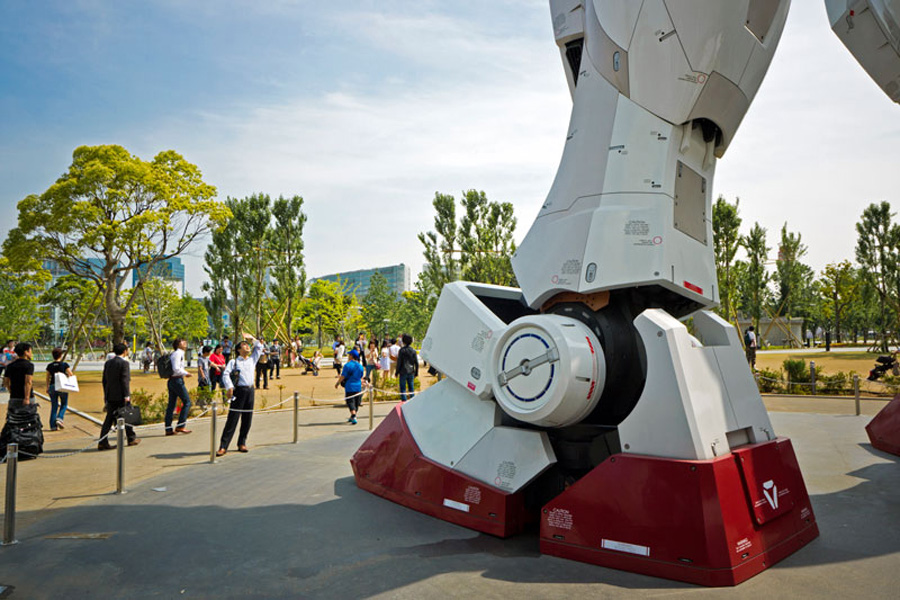 18-метровый робот Gundam в Японии 18-метровый робот Gundam в Японии