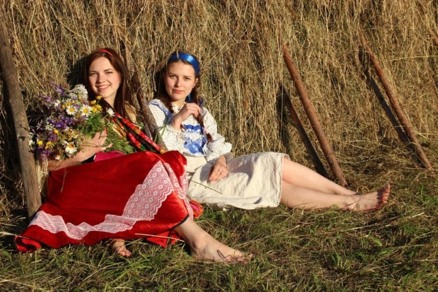 Достойный ответ жителей деревни Чикинская на фотосессию журнала Vogue