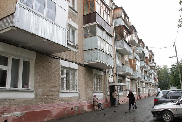 УК в Казани при помощи коллекторов пыталась "выбить долги" у 92-летнего ветерана УК в Казани при помощи коллекторов пыталась "выбить долги" у 92-летнего ветерана