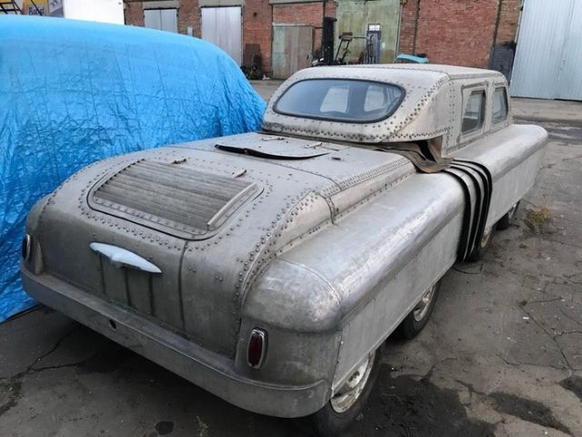 В Челябинске обнаружили советский вездеход 8х8 на базе «Победы» В Челябинске обнаружили советский вездеход 8х8 на базе «Победы»
