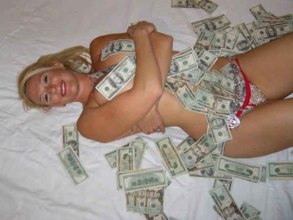 Насовали в трусы!