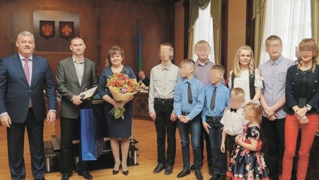 Многодетной семье из Коми, награжденной термосом, сделали очередной подарок