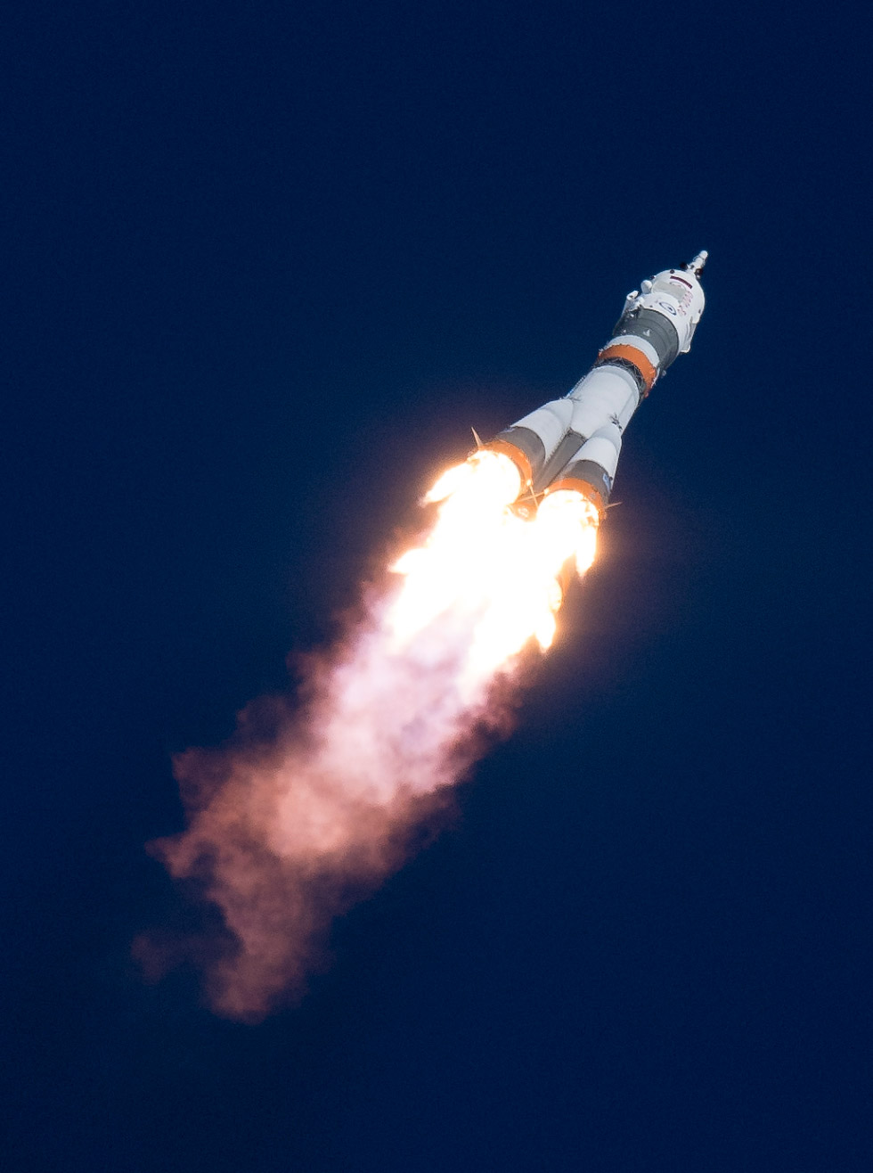 Как стартовал российский космический корабль «Союз МС-07»