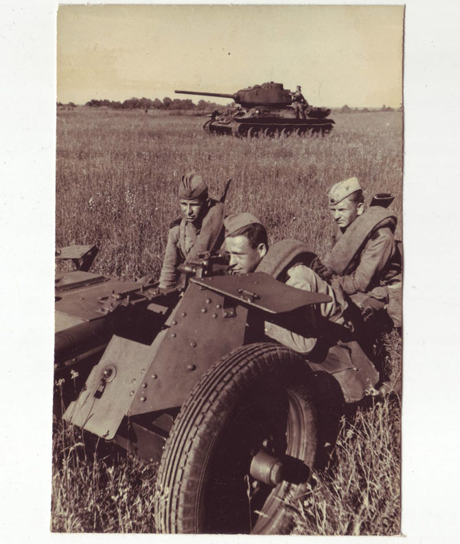 Подборка фотографий на тему Великой Отечественной войны Подборка фотографий на тему Великой Отечественной войны