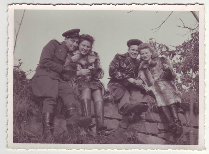 Подборка фотографий на тему Великой Отечественной войны Подборка фотографий на тему Великой Отечественной войны