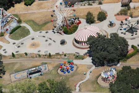 Neverland - обитель Майкла Джексона (23 фото)