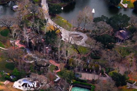 Neverland - обитель Майкла Джексона (23 фото)