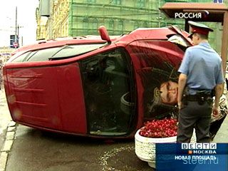 Думать уже не модно: Навигатор сказал "налево", она и поехала Думать уже не модно: Навигатор сказал "налево", она и поехала
