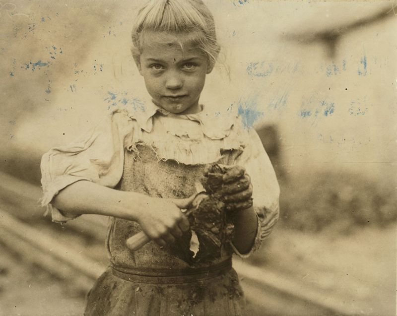 Фото 1900-х годов показывают, как дети вкалывали на производстве