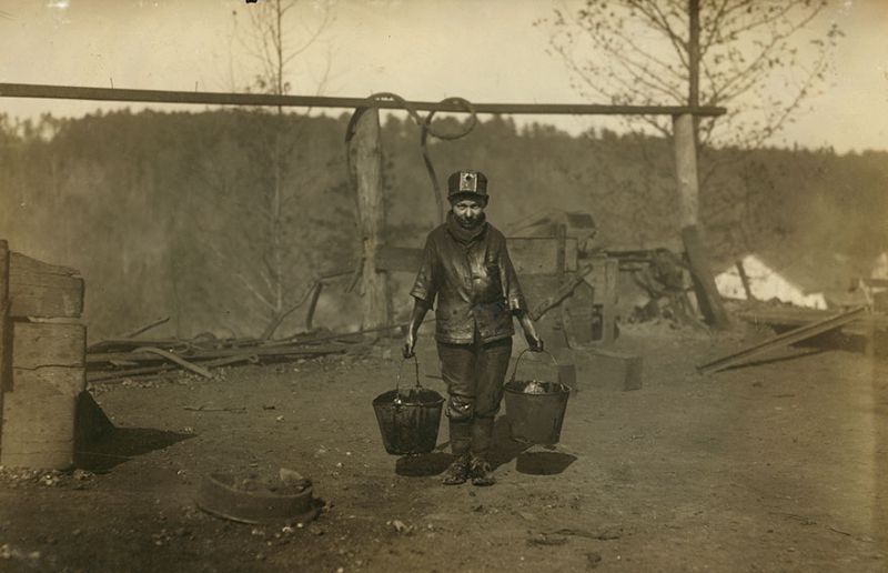 Фото 1900-х годов показывают, как дети вкалывали на производстве