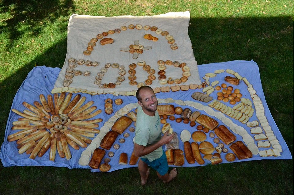 Еда из мусорных контейнеров (18 фото) Еда из мусорных контейнеров (18 фото)