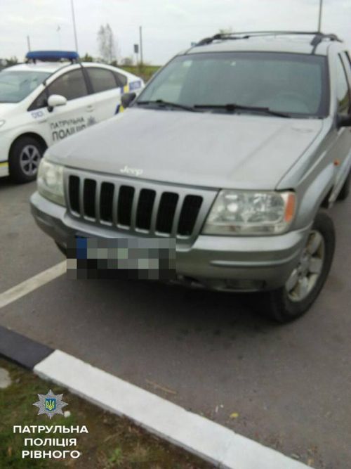 На Украине 9-летний мальчик управлял внедорожником, в котором нашли оружие и наркотики