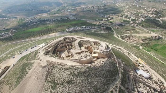 Археологи нашли кольцо Понтия Пилата Археологи нашли кольцо Понтия Пилата