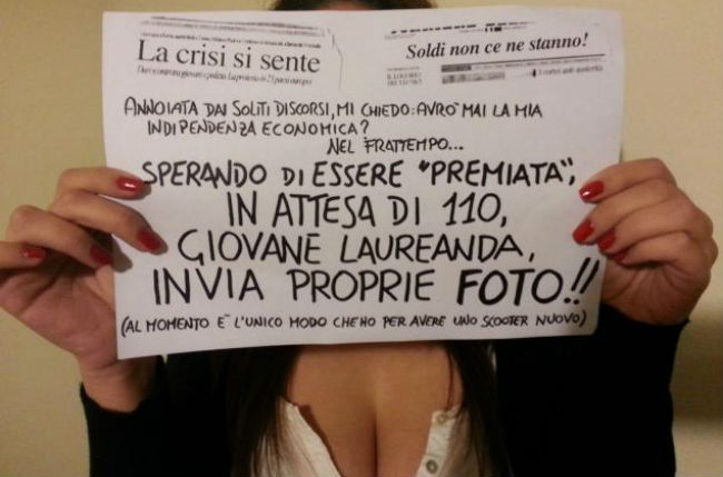 Итальянская студентка продавала фотографии своей груди Итальянская студентка продавала фотографии своей груди
