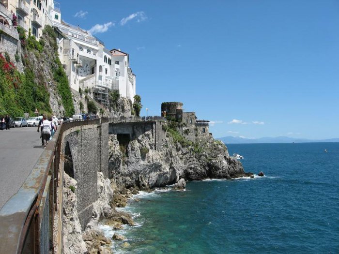 Амальфитанское побережье Амальфитанское побережье