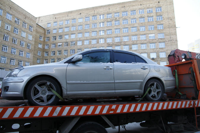 В Красноярске пассажира и водителя «Toyota Avensis» расстреляли из-за крупной суммы долга? В Красноярске пассажира и водителя «Toyota Avensis» расстреляли из-за крупной суммы долга?