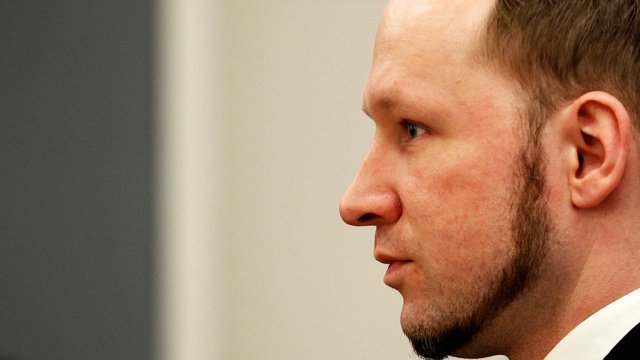 Брейвик потребовал новую PlayStation с «играми для взрослых» Брейвик потребовал новую PlayStation с «играми для взрослых»