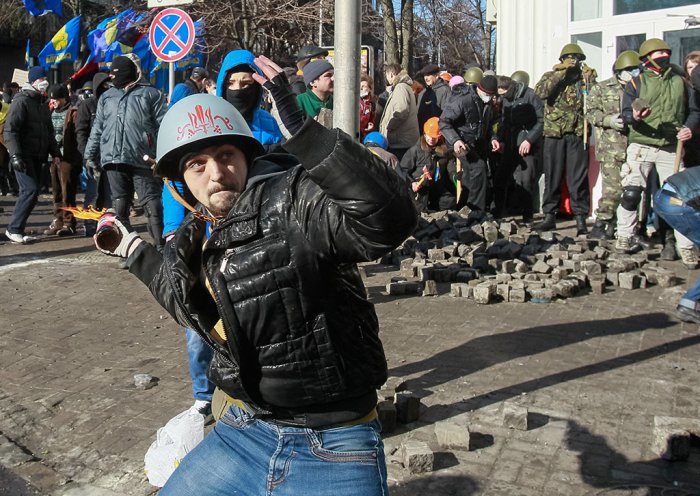 Беспорядки в Киеве возобновились (35 фото)