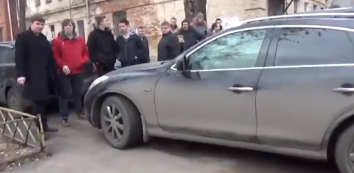 Иди за мной. Русская версия