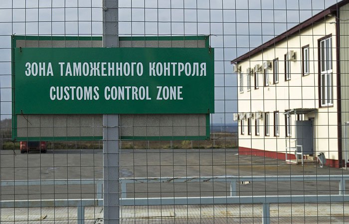 Таможня усилила контроль на границе с Украиной Таможня усилила контроль на границе с Украиной