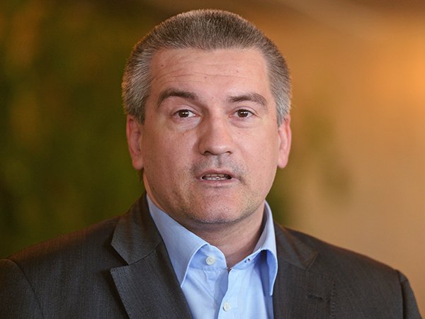 Скандал в Крыму: Аксенов посоветовал главе Минздрава уволиться