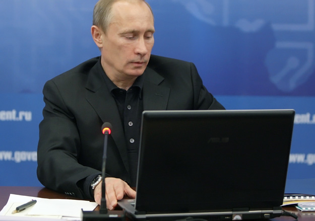 Путин поддержал идею введения 10% налога на софт Путин поддержал идею введения 10% налога на софт