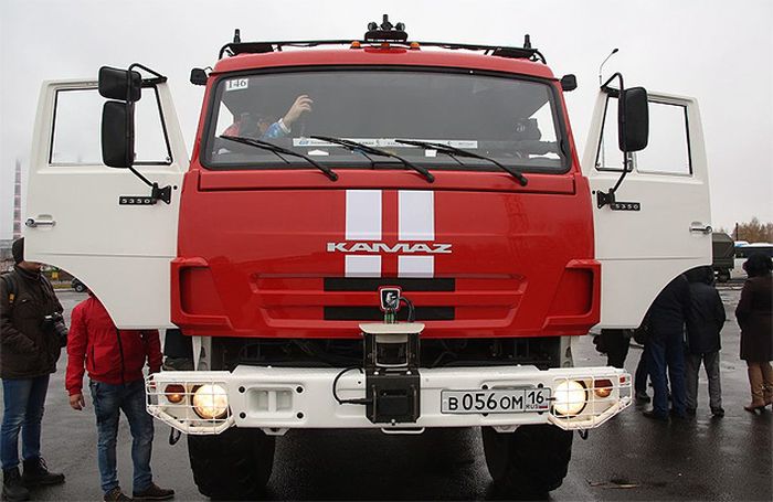 В России тестируют «КамАЗ» с автопилотом В России тестируют «КамАЗ» с автопилотом