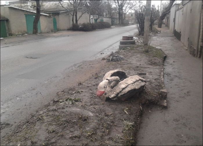 Адские твари расползаются по дворам