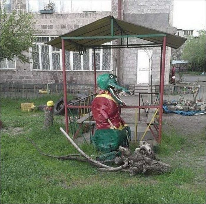 Адские твари расползаются по дворам