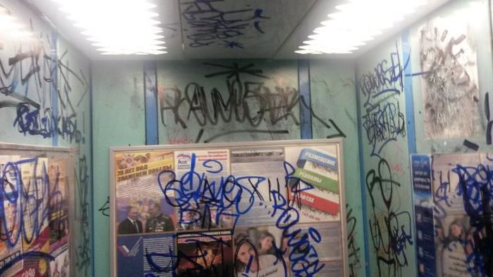 Новый лифт в обычной многоэтажке