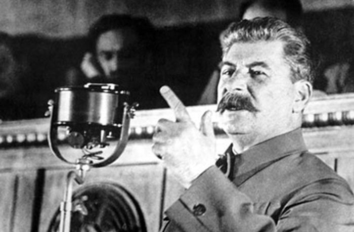 Неожиданная реакция Сталина на похвалу со стороны Черчилля Неожиданная реакция Сталина на похвалу со стороны Черчилля