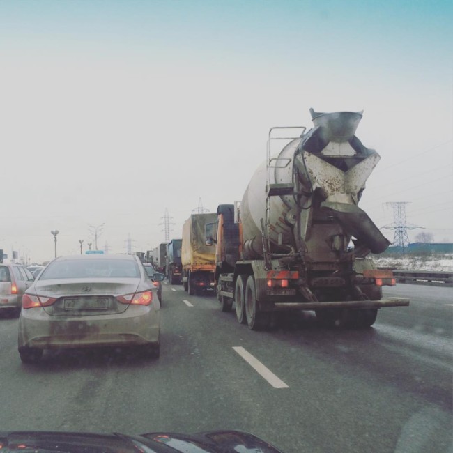 Дальнобойщики блокировали движение по МКАДу