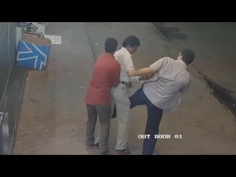 Будет две отрубленных руки